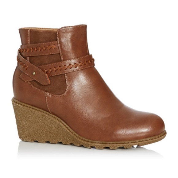 NWT CLOUDWALKERS WIDE FIT Alanna Wedge Bootie - Picture 1 of 10